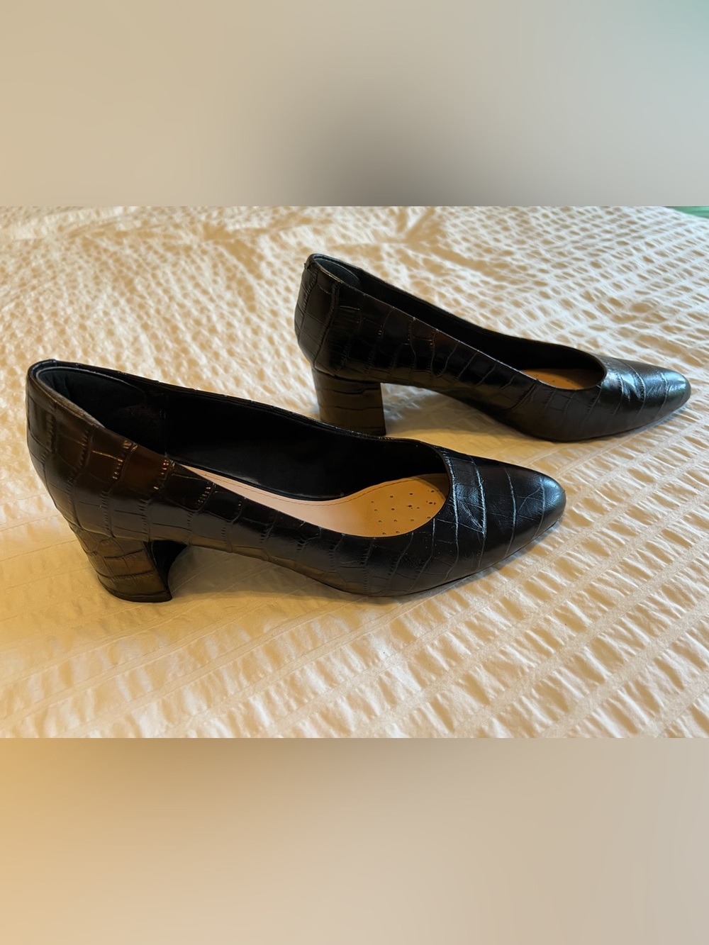 Easy Spirit Black Croc-Embossed Mid Block Heel Pumps (wide width) - Picture 4 of 8